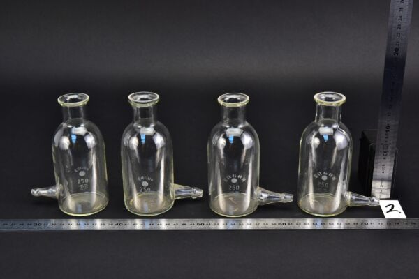 Set of four ERGON aspirator bottles with lower sidearms, 250 ml – No. 2 Set of four ERGON aspirator bottles with lower sidearms, 250 ml – No. 2