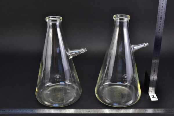 Pair of DUROVER filtering / Büchner flasks, 2000 ml – No. 2 Pair of DUROVER filtering / Büchner flasks, 2000 ml – No. 2