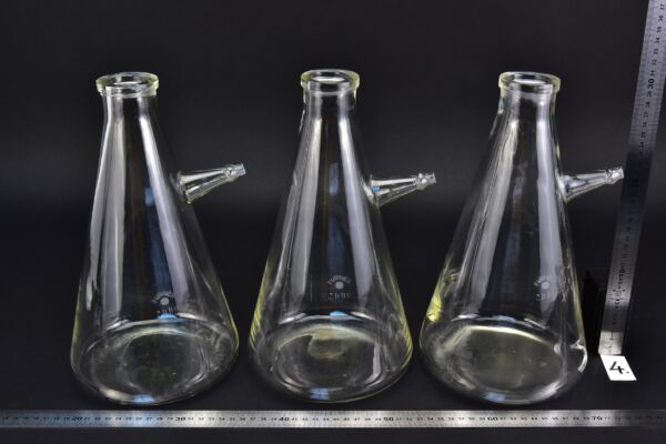 Set of three DUROVER filtering / Büchner flasks, 2000 ml – No. 4 Set of three DUROVER filtering / Büchner flasks, 2000 ml – No. 4