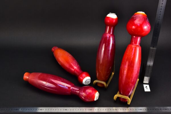 Set of four red-and-white club-shaped glass blanks – No. 1 Set of four red-and-white club-shaped glass blanks – No. 1