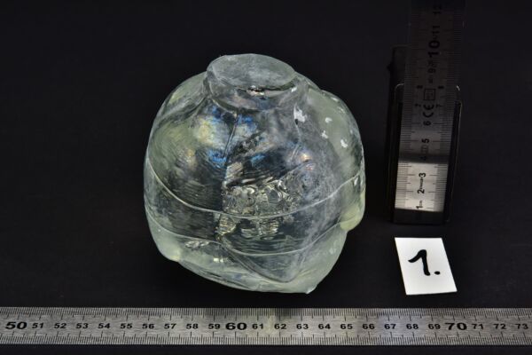 Clear cabbage-shaped solid glass block – No. 1 Clear cabbage-shaped solid glass block – No. 1