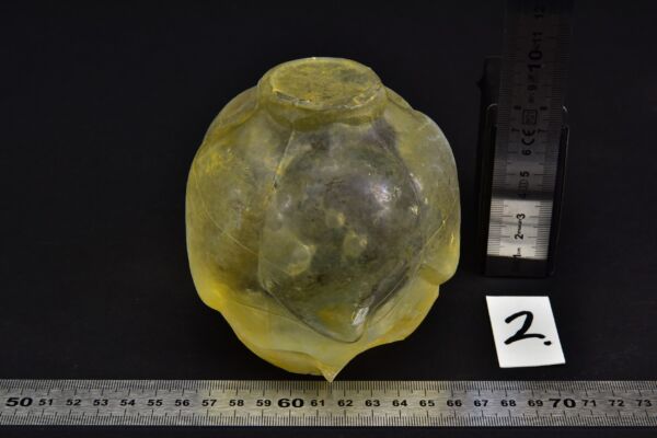 Yellowish cabbage-shaped solid glass block – No. 2 Yellowish cabbage-shaped solid glass block – No. 2