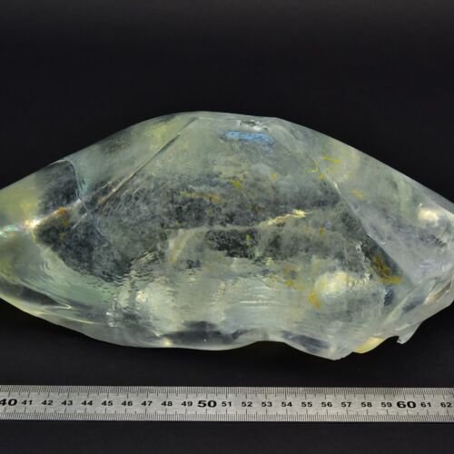 Cushion-shaped solid glass block