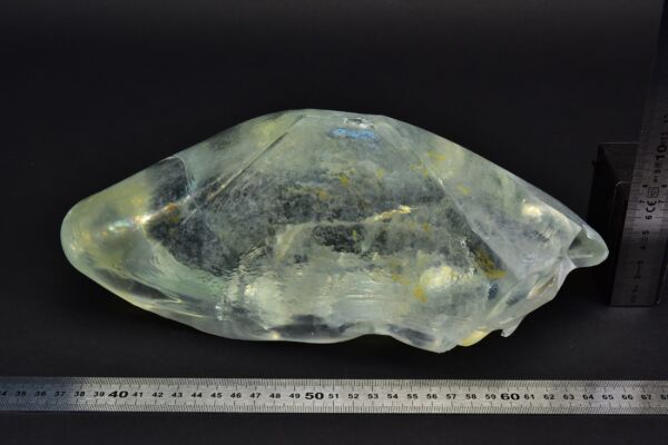 Cushion-shaped solid glass block Cushion-shaped solid glass block