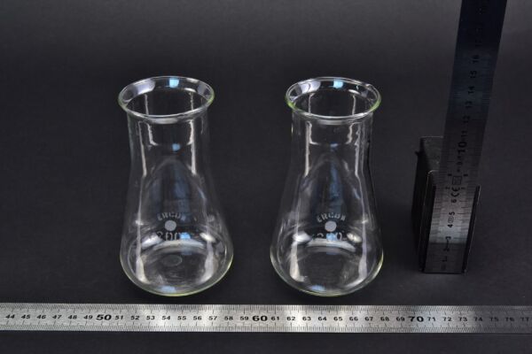 Pair of ERGON wide-neck Erlenmeyer / conical flasks, 200 ml Pair of ERGON wide-neck Erlenmeyer / conical flasks, 200 ml