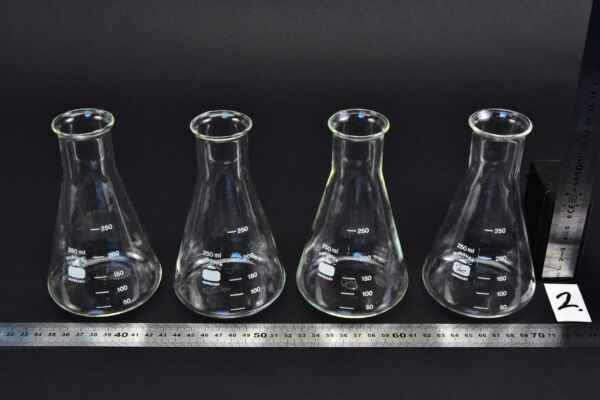 Set of 4 DUROVER narrow-neck Erlenmeyer / conical flasks, 250 ml – No. 2 Set of 4 DUROVER narrow-neck Erlenmeyer / conical flasks, 250 ml – No. 2