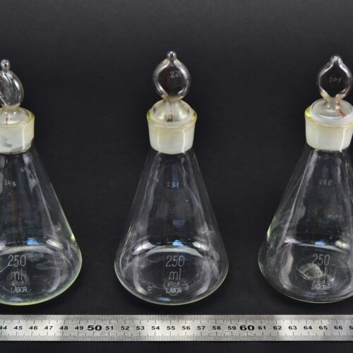 Háromdarabos LABOR Erlenmeyer-lombik-készlet lángformájú üvegdugókkal, 250 ml – Nr. 1