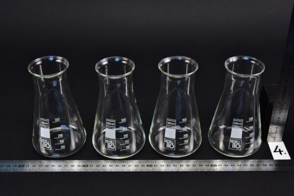 Négydarabos RASOTHERM széles szájú Erlenmeyer-lombik-készlet, 300 ml – Nr. 4 Négydarabos RASOTHERM széles szájú Erlenmeyer-lombik-készlet, 300 ml – Nr. 4