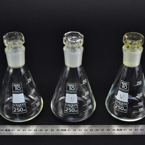 Háromdarabos TGI ILMABOR csiszolt üvegdugós Erlenmeyer-lombik-készlet, 250 ml – Nr. 2 Háromdarabos TGI ILMABOR csiszolt üvegdugós Erlenmeyer-lombik-készlet, 250 ml – Nr. 2