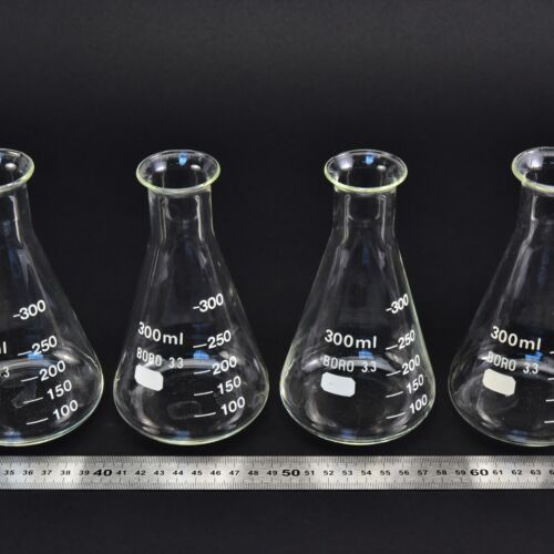 Set of 4 BORO 3.3-marked narrow-neck Erlenmeyer / conical flasks, 300 ml – No. 1 Set of 4 BORO 3.3-marked narrow-neck Erlenmeyer / conical flasks, 300 ml – No. 1