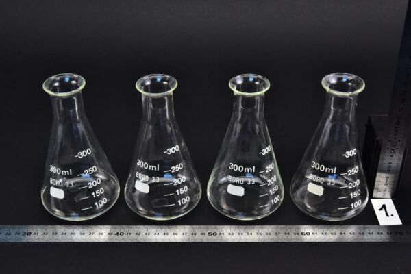Set of 4 BORO 3.3-marked narrow-neck Erlenmeyer / conical flasks, 300 ml – No. 1 Set of 4 BORO 3.3-marked narrow-neck Erlenmeyer / conical flasks, 300 ml – No. 1