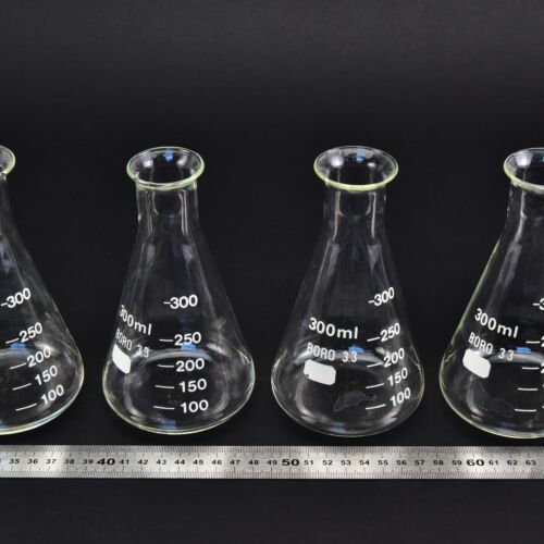 Set of 4 BORO 3.3-marked narrow-neck Erlenmeyer / conical flasks, 300 ml – No. 2 Set of 4 BORO 3.3-marked narrow-neck Erlenmeyer / conical flasks, 300 ml – No. 2