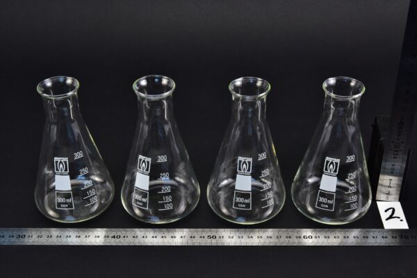 Set of 4 JENA GLAS RASOTHERM narrow-neck Erlenmeyer / conical flasks, 300 ml – No. 2 Set of 4 JENA GLAS RASOTHERM narrow-neck Erlenmeyer / conical flasks, 300 ml – No. 2