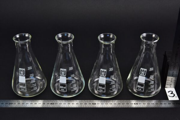 Set of 4 JENA GLAS RASOTHERM narrow-neck Erlenmeyer / conical flasks, 300 ml – No. 3 Set of 4 JENA GLAS RASOTHERM narrow-neck Erlenmeyer / conical flasks, 300 ml – No. 3