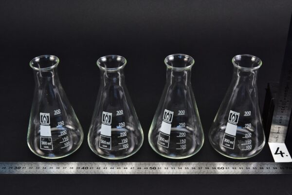 Set of 4 JENA GLAS RASOTHERM narrow-neck Erlenmeyer / conical flasks, 300 ml – No. 4 Set of 4 JENA GLAS RASOTHERM narrow-neck Erlenmeyer / conical flasks, 300 ml – No. 4