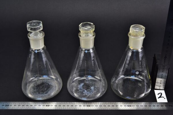 Háromdarabos ERGON csiszolt üvegdugós Erlenmeyer-lombik-készlet, 500 ml – Nr. 2 Háromdarabos ERGON csiszolt üvegdugós Erlenmeyer-lombik-készlet, 500 ml – Nr. 2