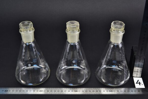 Háromdarabos ERGON csiszolt üvegdugós Erlenmeyer-lombik-készlet, 500 ml – Nr. 4 Háromdarabos ERGON csiszolt üvegdugós Erlenmeyer-lombik-készlet, 500 ml – Nr. 4