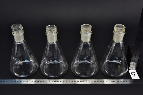 Set of 4 ERGON ground-glass-stoppered Erlenmeyer / conical flasks, 500 ml – No. 5