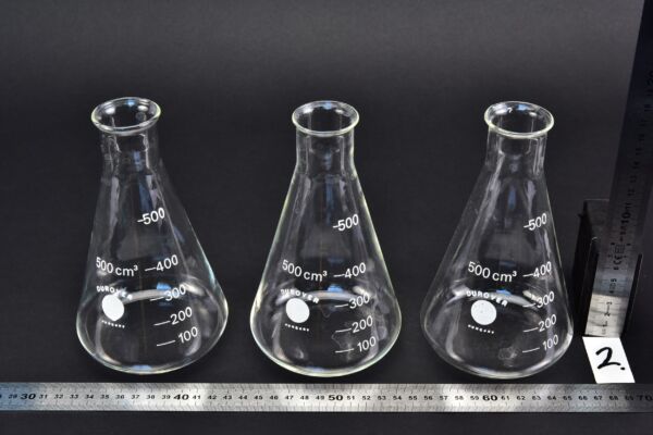 Háromdarabos DUROVER szűk szájú Erlenmeyer-lombik-készlet, 500 ml – Nr. 2 Háromdarabos DUROVER szűk szájú Erlenmeyer-lombik-készlet, 500 ml – Nr. 2
