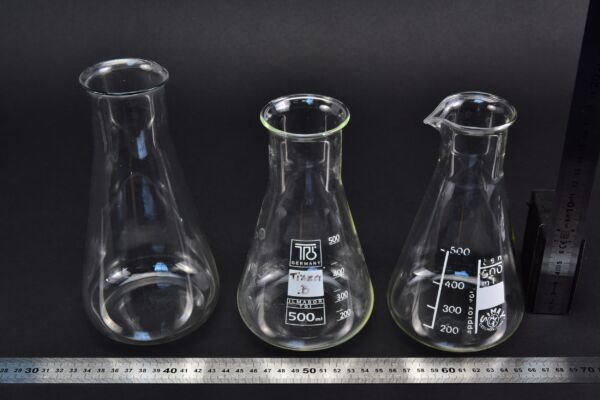 Háromdarabos vegyes üveg Erlenmeyer-lombik-készlet, 500 ml