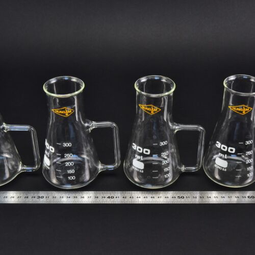 Set of 4 HUNGAMLAB BORO 3.3 side-loop Erlenmeyer / conical flasks, 300 ml Set of 4 HUNGAMLAB BORO 3.3 side-loop Erlenmeyer / conical flasks, 300 ml