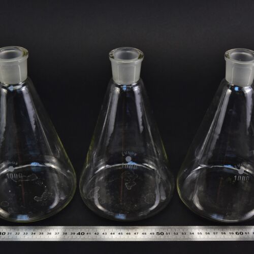 Háromdarabos ERGON csiszolt nyakú Erlenmeyer-lombik-készlet, 1000 ml (dugók nélkül) – Nr. 3 Háromdarabos ERGON csiszolt nyakú Erlenmeyer-lombik-készlet, 1000 ml (dugók nélkül) – Nr. 3