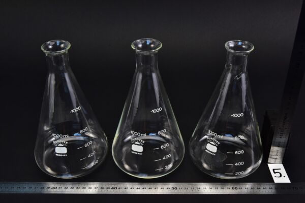 Háromdarabos DUROVER keskeny nyakú Erlenmeyer-lombik-készlet, 1000 ml – Nr. 5 Háromdarabos DUROVER keskeny nyakú Erlenmeyer-lombik-készlet, 1000 ml – Nr. 5