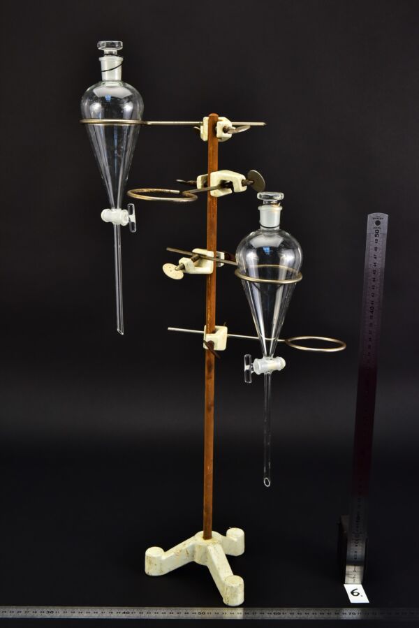 Set of 2 pear-shaped glass separating funnels, 250 ml – No. 6 Set of 2 pear-shaped glass separating funnels, 250 ml – No. 6