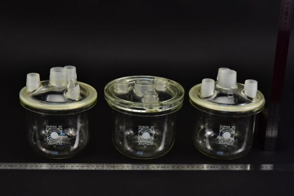 Set of three SCHOTT DURAN 1-litre reaction vessels with four-neck lids
