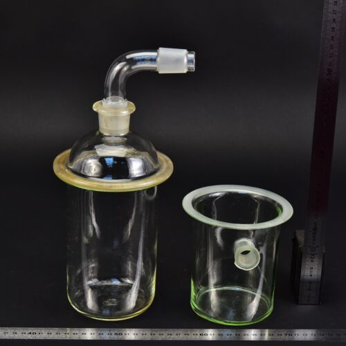 Laboratory glass vessel set with domed lid and elbow adapter Laboratory glass vessel set with domed lid and elbow adapter