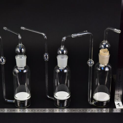 Set of three gas-washing bottles with sintered-glass discs and bulb-shaped connections – No. 1 Set of three gas-washing bottles with sintered-glass discs and bulb-shaped connections – No. 1