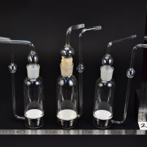 Set of three gas-washing bottles with sintered-glass discs and bulb-shaped connections – No. 2 Set of three gas-washing bottles with sintered-glass discs and bulb-shaped connections – No. 2