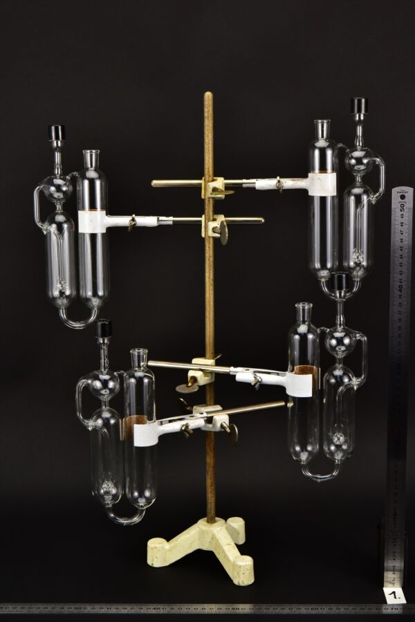 Set of four two-chamber glass gas absorption pipettes – No. 1 Set of four two-chamber glass gas absorption pipettes – No. 1