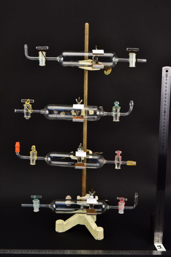 Set of four glass gas sampling tubes with twin stopcocks – No. 9 Set of four glass gas sampling tubes with twin stopcocks – No. 9