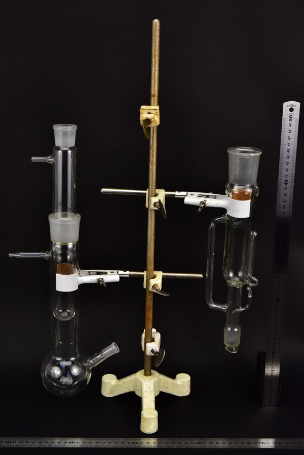 Soxhlet extractor and glass apparatus with internal insert – two-piece set Soxhlet extractor and glass apparatus with internal insert – two-piece set