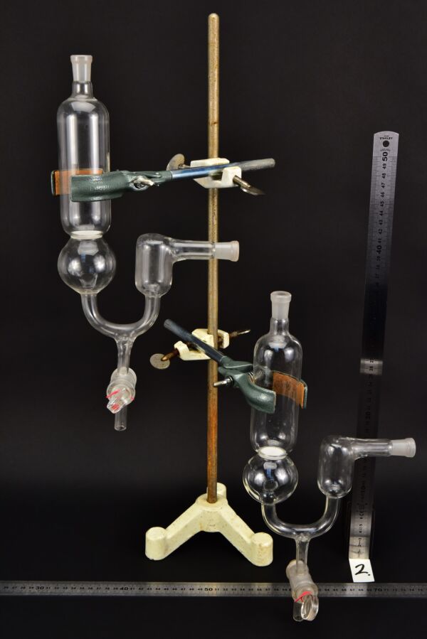 Szinterüveg korongos laboratóriumi üvegeszköz-pár alsó csappal – Nr. 2 Szinterüveg korongos laboratóriumi üvegeszköz-pár alsó csappal – Nr. 2