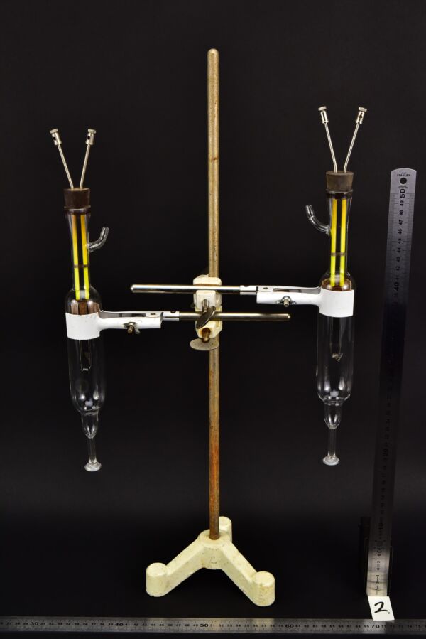 Pair of glass combustion pipettes with electrical heating filaments – No. 2 Pair of glass combustion pipettes with electrical heating filaments – No. 2