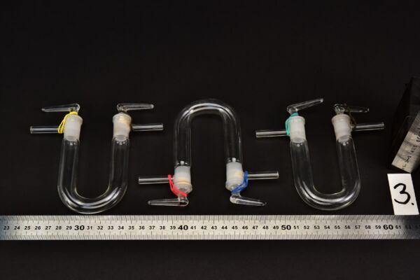U-shaped drying tubes with two glass stopcocks – set of three – No. 3 U-shaped drying tubes with two glass stopcocks – set of three – No. 3