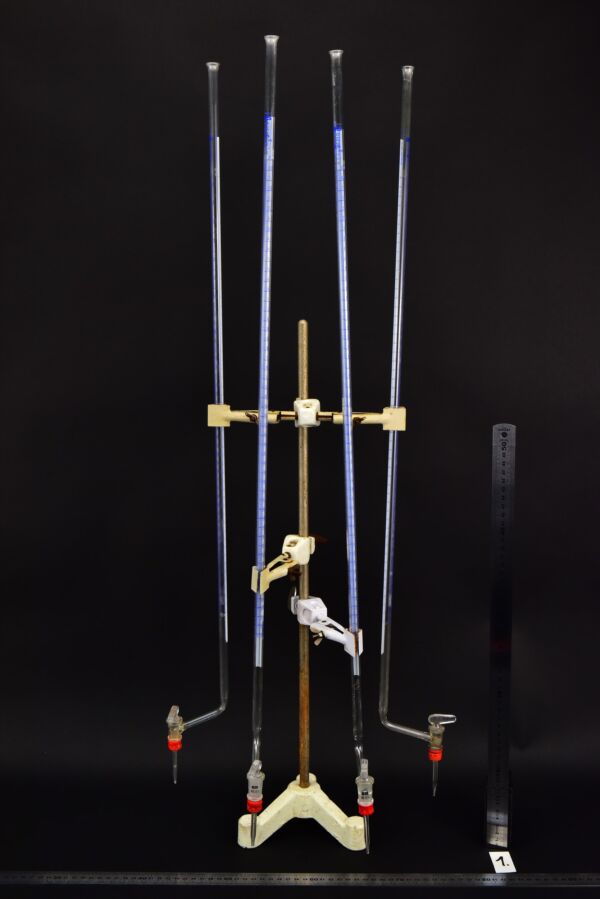 Long glass burettes with blue graduations – set of four – No. 1 Long glass burettes with blue graduations – set of four – No. 1