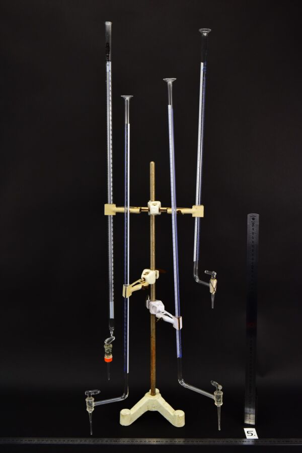 Long glass burettes with blue graduations – set of four – No. 5 Long glass burettes with blue graduations – set of four – No. 5