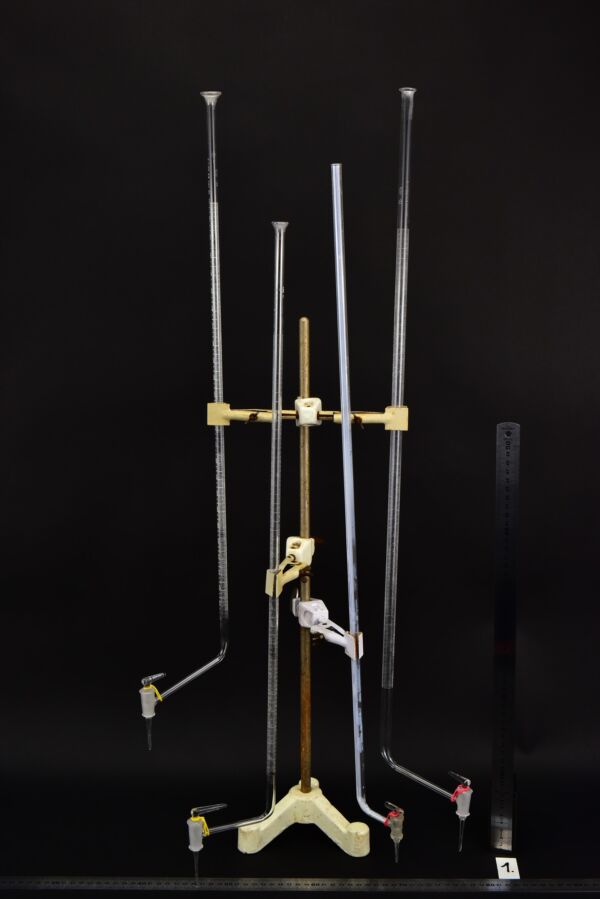 Long glass burettes with offset stopcocks – assorted set of four – No. 1 Long glass burettes with offset stopcocks – assorted set of four – No. 1
