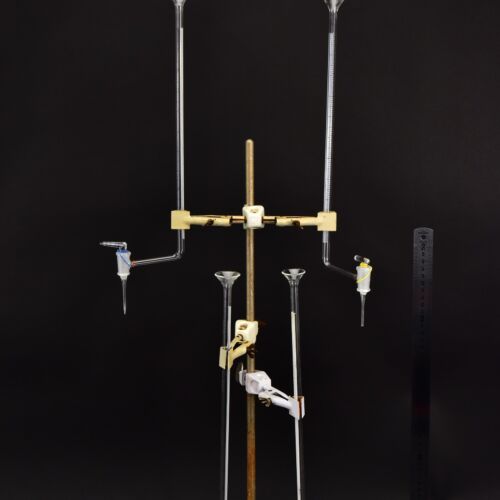 Short glass burettes with offset stopcocks – set of four – No. 2 Short glass burettes with offset stopcocks – set of four – No. 2