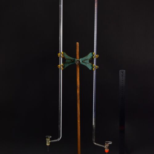 Long glass burettes with offset stopcocks – assorted set of two Long glass burettes with offset stopcocks – assorted set of two