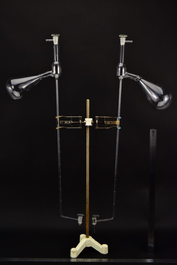 Glass burettes with side reservoirs – set of two