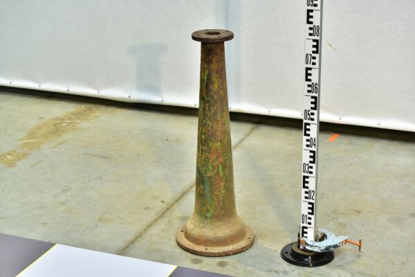 Standalone Cast-Iron Trumpet or Tulip Pedestal