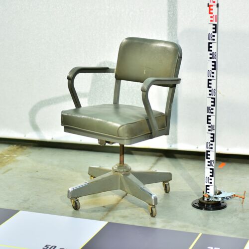American Swivel Office Armchair in the Manner of EMECO / GoodForm – ‘Taxi Driver Chair’