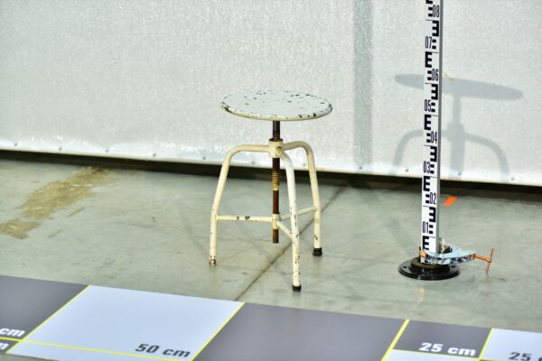 1960s Height-Adjustable Medical Examination Stool – No. 2 1960s Height-Adjustable Medical Examination Stool – No. 2
