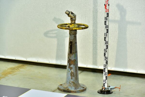 Boiler-House Remote Handwheel for an Overhead Steam or Feedwater Valve, with Universal Joint on a Cast-Iron Trumpet Pedestal – No. 1 Boiler-House Remote Handwheel for an Overhead Steam or Feedwater Valve, with Universal Joint on a Cast-Iron Trumpet Pedestal – No. 1
