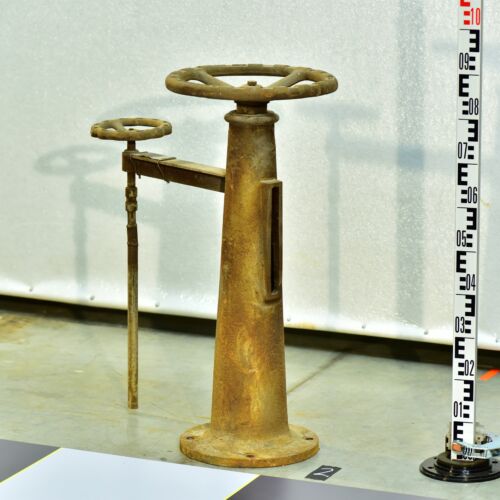 Turbine-Hall Remote Valve Handwheel with Auxiliary Control Wheel on a T-Section Bracket and Cast-Iron Tulip Pedestal – No. 2 Turbine-Hall Remote Valve Handwheel with Auxiliary Control Wheel on a T-Section Bracket and Cast-Iron Tulip Pedestal – No. 2