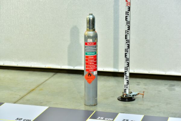 Small Laboratory Calibration-Gas Cylinder for Materials-Testing Instruments Small Laboratory Calibration-Gas Cylinder for Materials-Testing Instruments